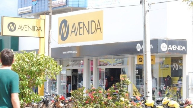 Homem armado rouba mais de R$ 1.500 em loja no centro de Vilhena