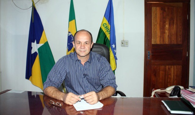 Prefeito de Chupinguaia acha que vai disputar a reeleição sem adversários