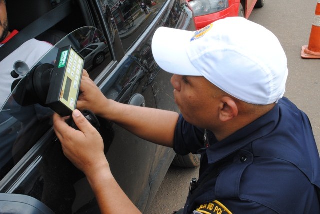 PMs de Porto Velho fazem blitze em Vilhena e apertam cerco a insulfilm na cidade