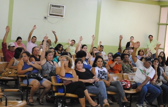 Às vésperas da visita do governador, professores adiam paralisação em Vilhena
