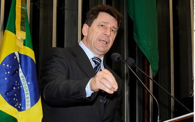Cassol entra na briga para evitar que Exército expulse agricultores em Vilhena
