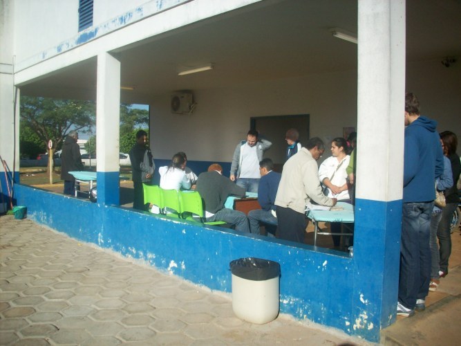 Homens que constroem presídio sofrem intoxicação e lotam Hospital Regional