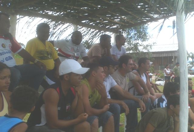 Com bom público, Câmara Municipal sofre goleada na estréia no Campeonato de Inve