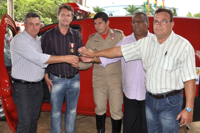 Corpo de Bombeiros doa ambulância à Secretaria Municipal de Saúde de Vilhena