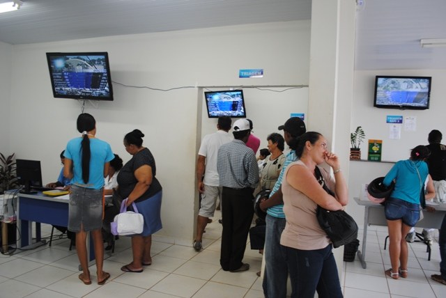 Feriado prolongado lota Hospital Regional: pacientes se revoltam com atendimento