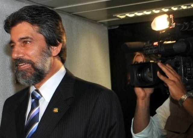 Raupp corta Sarney e Renan de propaganda eleitoral e é obrigado a se explicar