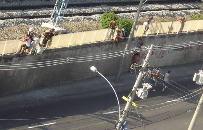 Briga entre vizinhos deixa um morto e um ferido no subúrbio do Rio