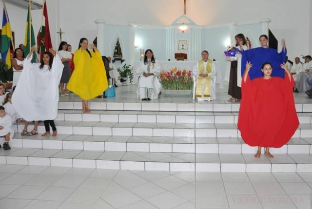 Emoção e lágrimas marcam despedida de padre vilhenense que vai para o Haiti