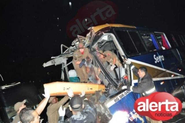 Após acidente com 9 mortos, aposentada de Cerejeiras continua inconsciente