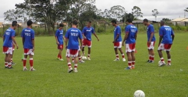VEC vence jogo-treino contra Colorado e apresenta quatro novos reforços