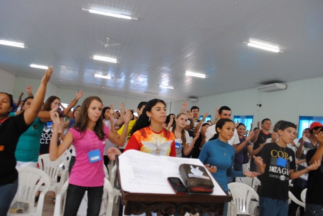 Grupos “Enchei-vos” realizaram Seminário Experiência de Oração em Vilhena