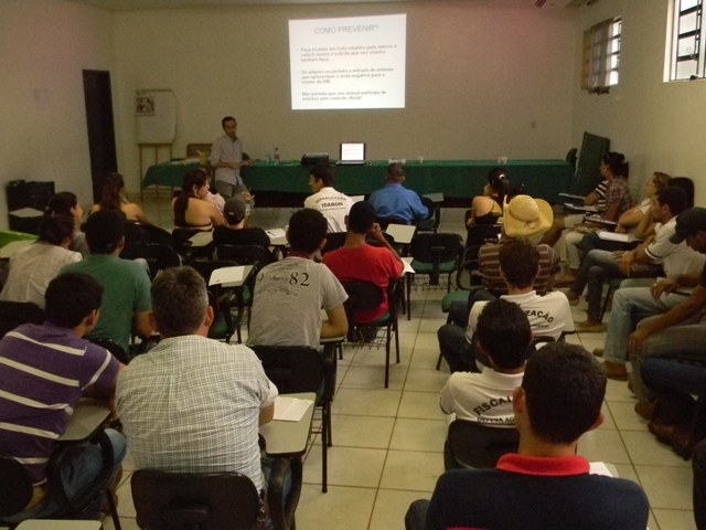 Em Vilhena, servidores da Idaron participam de capacitação em vigilância sanitár