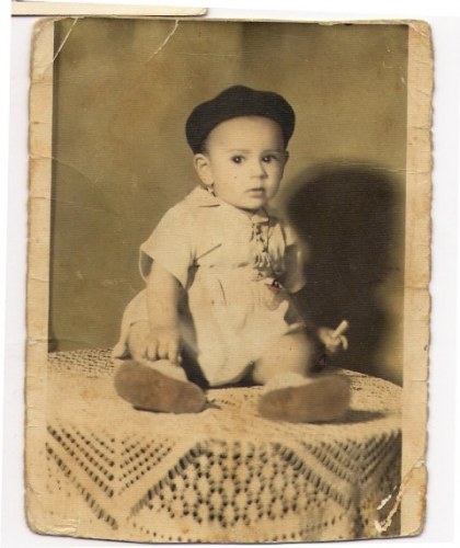Esse menino é hoje um dos mais conhecidos profissionais de Vilhena. Sabe quem é?