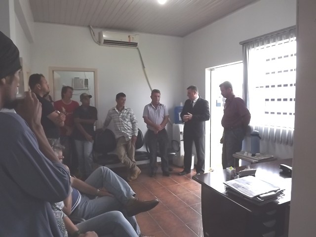 Vereador volta à Câmara indicando sucessor e contrariando nome de Donadon