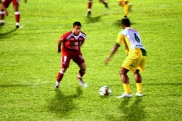 VEC marca gol no final do jogo e vence Ariquemes por 1 a 0 em casa
