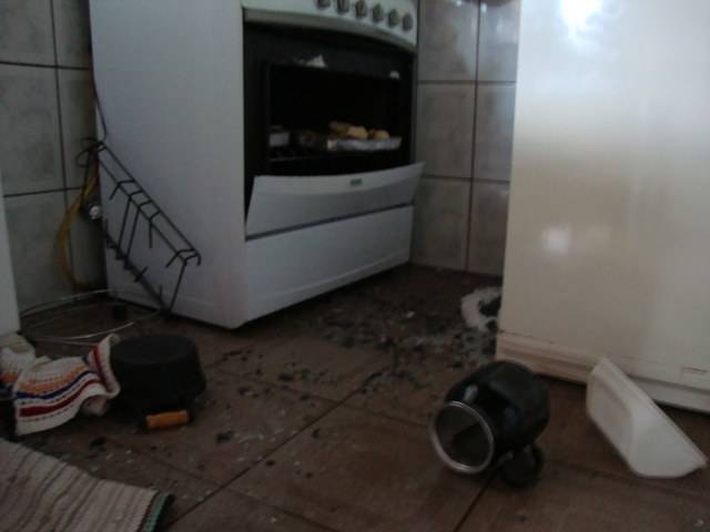 FORNO EXPLODE E UNIVERSITÁRIA GRÁVIDA FICA FERIDA