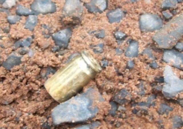 Homens armados invadem casa na Cohab Nova e disparam contra moradora