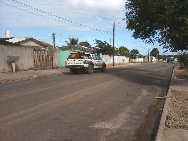 Leitor do FOLHA DO SUL ON LINE flagra viatura da PM fazendo mudança em Vilhena