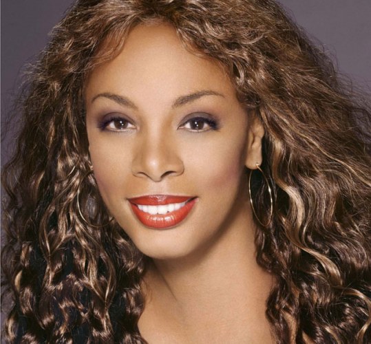 Famosos lamentam morte de Donna Summer, rainha da disco music