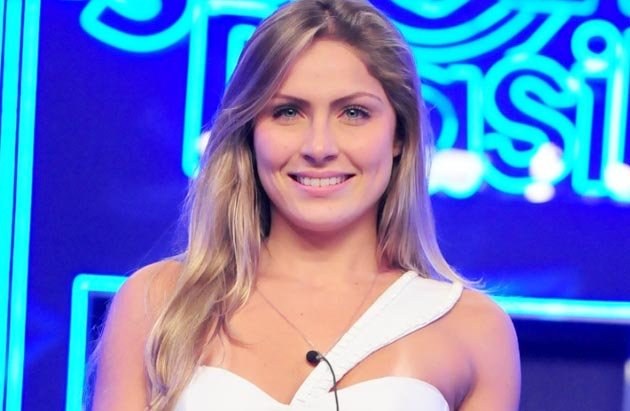 Ex-BBB Renata Dávila fala sobre vazamento de vídeo erótico no Twitter