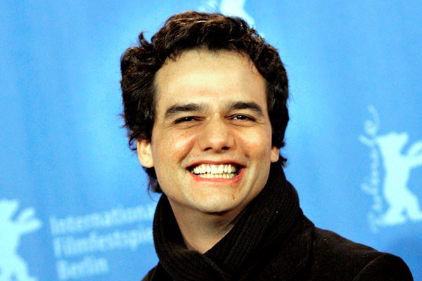 Paulo Coelho diz que Wagner Moura é muito bonito para interpretá-lo no cinema