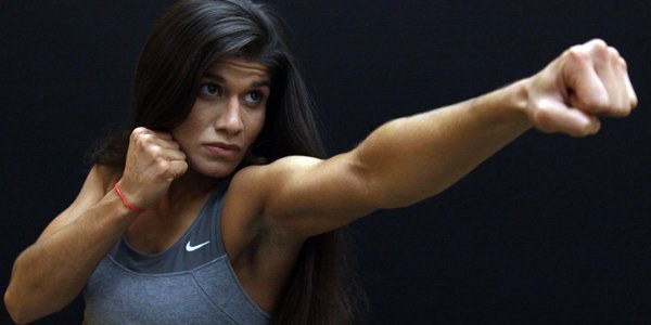 Lutadora assume bissexualidade e prega liberdade de expressão no MMA