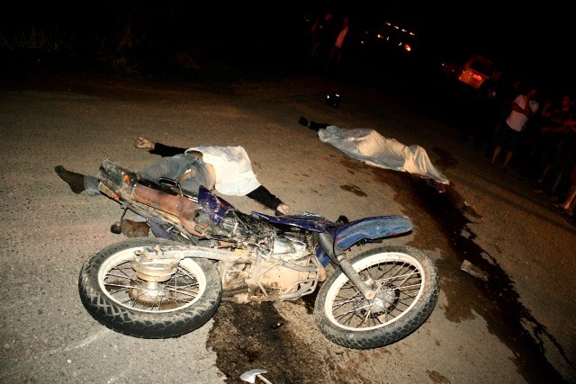 Duas pessoas morreram em acidente na BR 435 no início da noite de ontem