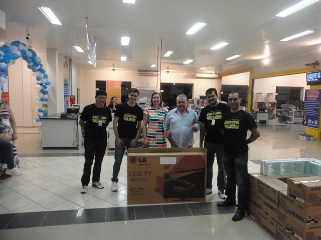 Concunhado do senador Cassol ganha TV em promoção de loja em Vilhena
