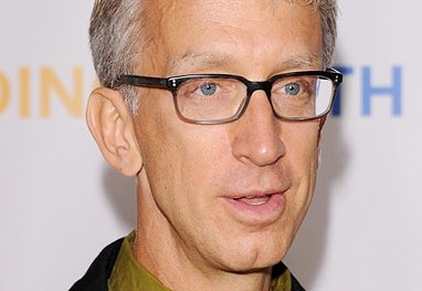 Ator Andy Dick é condenado por abuso sexual e deverá cumprir programa especial