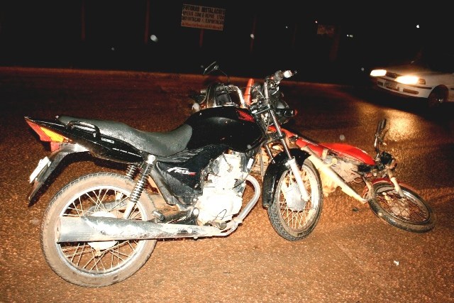 Motos batem na Marechal Rondon e mulher acaba no hospital
