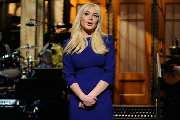 Pai acusa Lindsay Lohan de apresentar programa sob efeitos de remédios