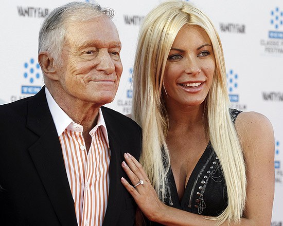 Ex-noiva de Hugh Hefner volta a morar na mansão da "Playboy"