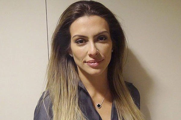 Cleo Pires desmente suposta mudança nos lábios: “Estou usando aparelho, caramba"