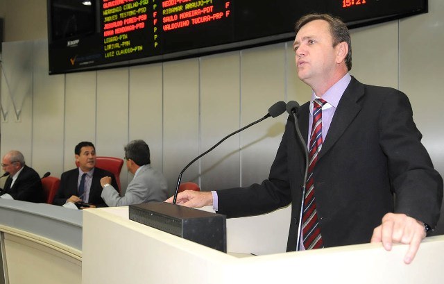 Na Assembleia, Goebel sobe o tom: “Rover é um lobo em pele de cordeiro”
