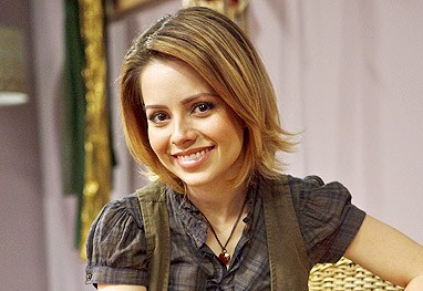 Pesquisa aponta que Sandy agrada mais os homens do que Angelina Jolie