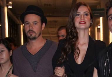 Atriz Thaila Ayala diz que já usou tapa-sexo em desfile
