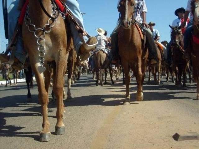 Ação do MP impede blocos, bebedeira e atos obscenos durante cavalgada da Expovil