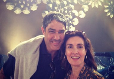 William Bonner visita o cenário do programa da mulher, Fátima Bernardes