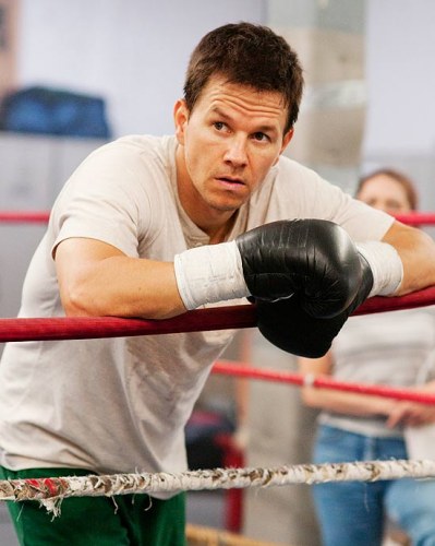 Aos 41 anos, Mark Wahlberg vai se formar no colegial pela internet