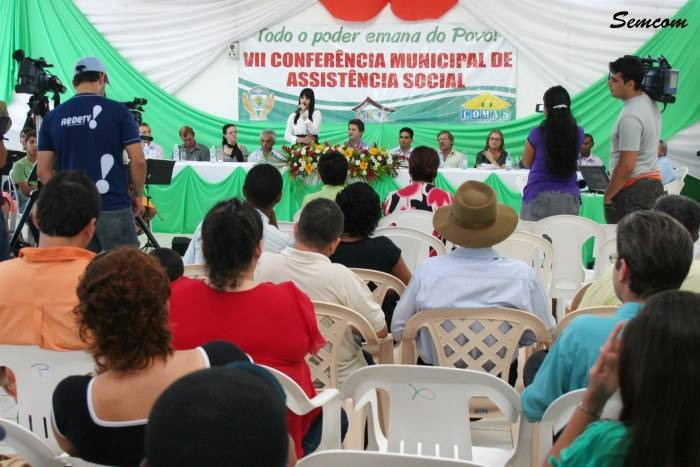 PREFEITO FALA SOBRE ASFALTO NA CONFERÊNCIA DE ASSISTÊNCIA SOCIAL