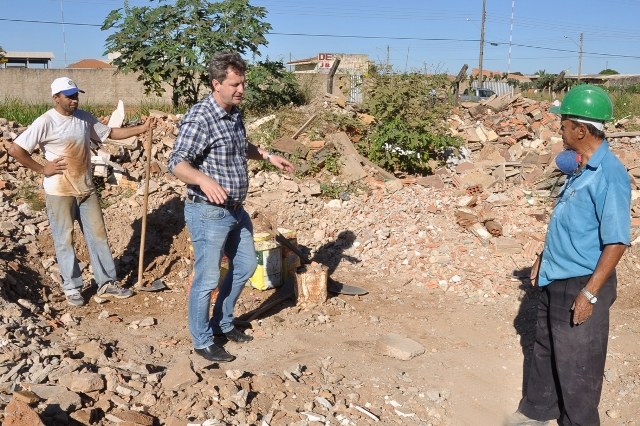 Empresa vilhenense reutiliza entulho de construções e fabrica tijolo ecológico