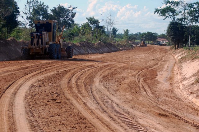 DER começa recuperação de estradas que ligam Cone Sul à Zona da Mata