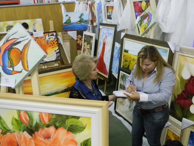 Oito estandes são destinados à artistas locais na 2ª Feneville
