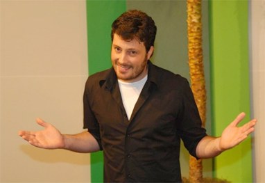Humorista Danilo Gentili comenta da ex-namorada em shows e atrai a ira dela