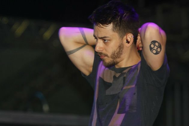 Irritado, Junior Lima, da banda Dexterz, encurta show por falta de público