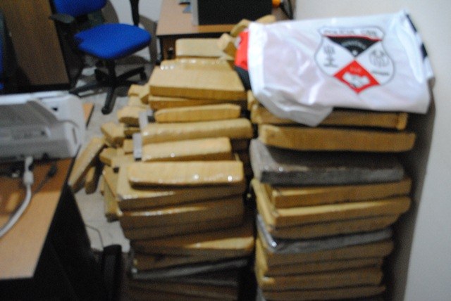 Caminhoneiro é preso em Vilhena com mais de 360 kg de maconha (1)