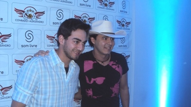 Com efeitos visuais, parceiros de Luan Santana animaram quarta noite da Expovil