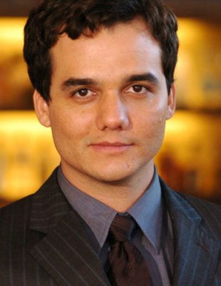 Wagner Moura passa mal ao ver nascimento de 3º filho