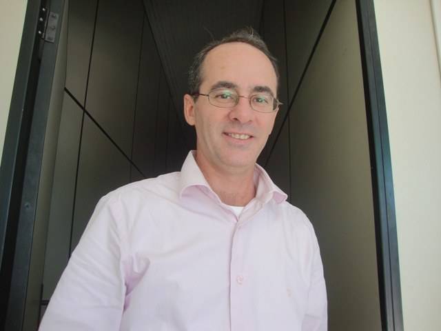 Filho de vereador que fez parte da primeira legislatura disputa vaga na Câmara