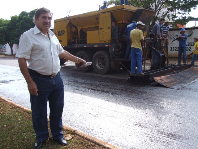 RUAS DE VILHENA COMEÇAM A RECEBER LAMA ASFÁLTICA
